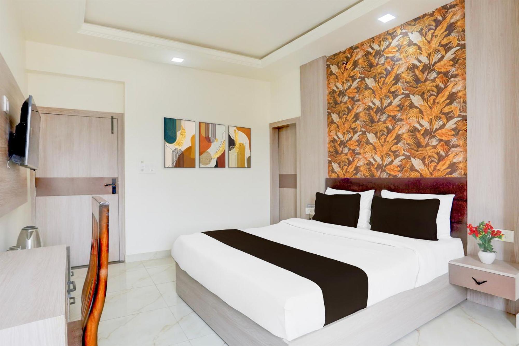 Collection O The Vidya Grand Hotel Rudrapur Exterior photo